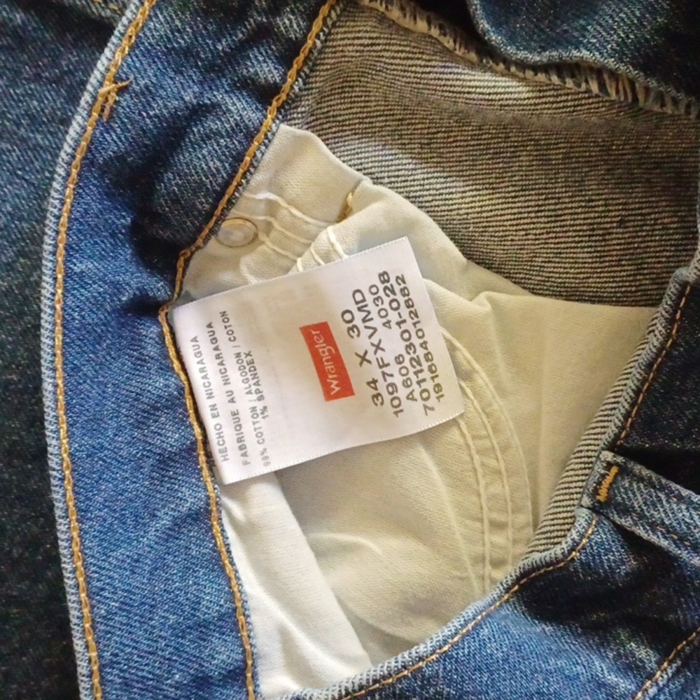 Wrangler blue jeans size 34 X 30 - Picture 4 of 4